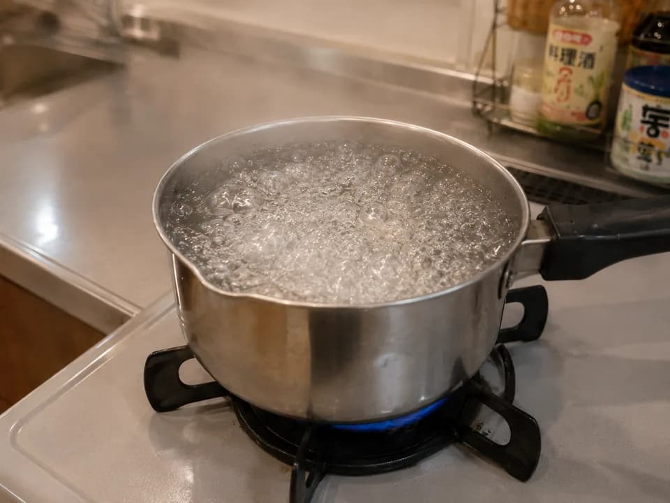 お湯を沸かす